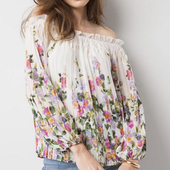 Off-the-Shoulder Floral Pleated Blouse - Picture 2 of 3